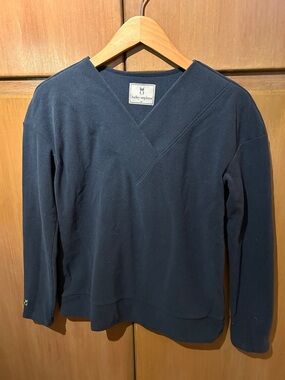 Dudley Stephens woman’s Dark Navy V-Neck Sweatshirt